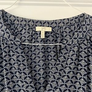 Gorgeous navy 100% silk Joie top flowy fit. Boho classy, vacay in Greece vibe.